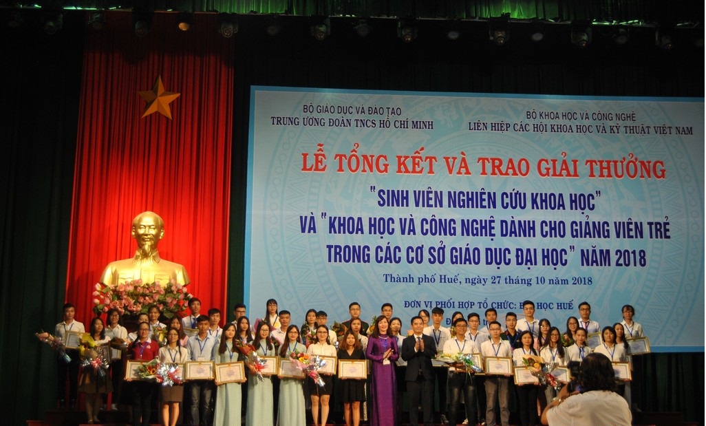 Lễ trao giải thưởng sinh viên nghiên cứu khoa học toàn quốc năm 2018