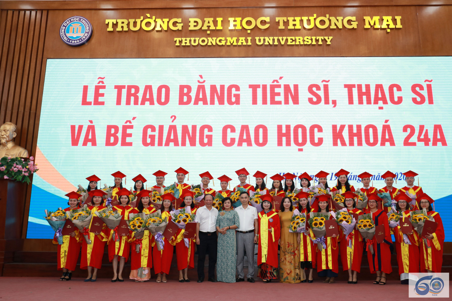 Lễ trao bằng Tiến sĩ, Thạc sĩ và bế giảng Cao học khóa 24A